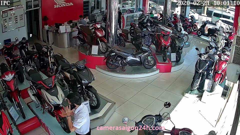 lắp camera giám sát văn phòng showroom xem máy